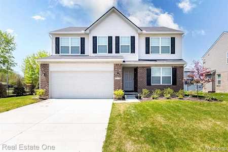 8310 Hudson Dr Westland, MI 48185