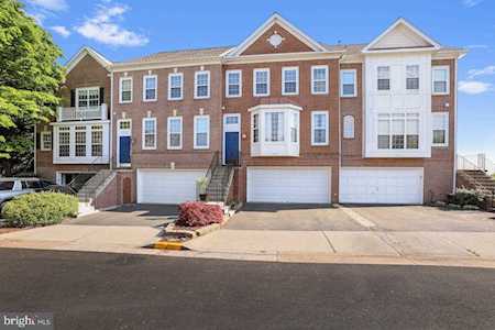 43534 Gabriel Square Chantilly, VA 20152