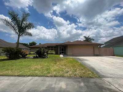 107 Van Gogh Way Royal Palm Beach, FL 33411