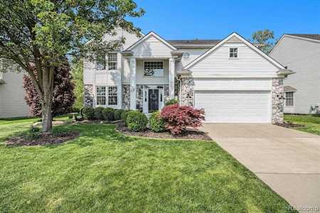 1191 Shetland Dr South Lyon, MI 48178