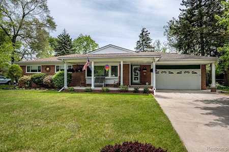 27501 Buckingham St Livonia, MI 48154