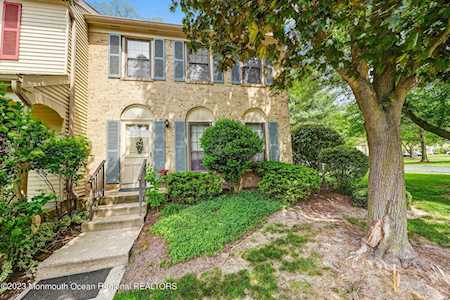 34 Balmoral Ct Aberdeen, NJ 07747