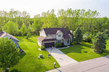9100 Hidden Oaks Dr Grand Blanc Twp, MI 48439