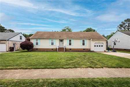 621 Willow Oak Dr Chesapeake, VA 23322
