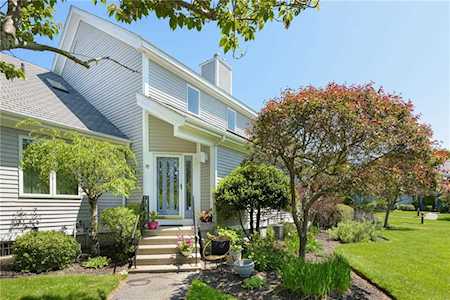 95 Oceanwoods Dr #95 North Kingstown, RI 02852