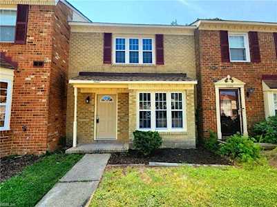 5627 Campus Dr Virginia Beach, VA 23462