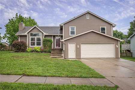 557 White Oak Ln Liberty, MO 64068