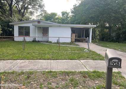 1918 Sunrise DR Jacksonville, FL 32246