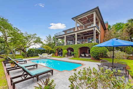 696 Fisherman's Bend Mount Pleasant, SC 29464