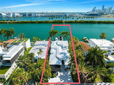 222 S Coconut Ln Miami Beach, FL 33139