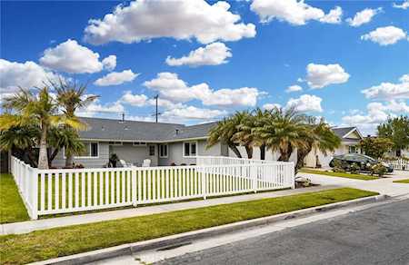 10362 Christmas Dr Huntington Beach, CA 92646