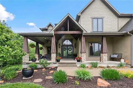 17360 188th Ct Tonganoxie, KS 66086