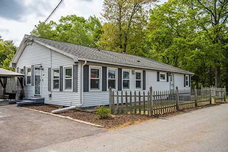 126 Lake Shore Drive West Brookfield, MA 01585