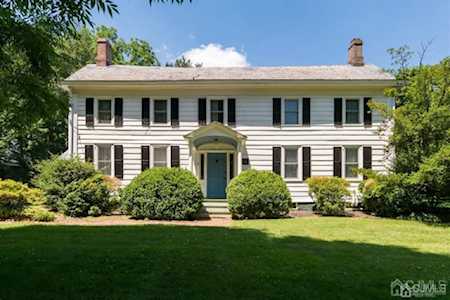 10 Symmes Court Cranbury, NJ 08512