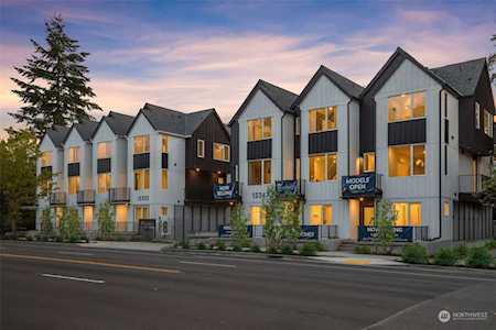 13337 C Greenwood Ave N Seattle, WA 98133