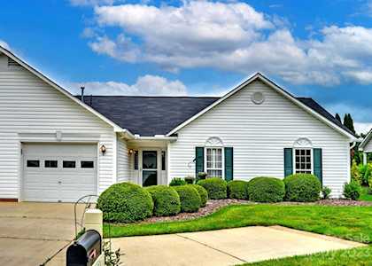29 Stonehollow Rd Fletcher, NC 28732