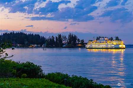 5300 Rockaway Beach Rd NE Bainbridge Island, WA 98110