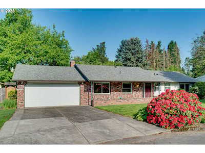 15635 SE Crestwood DR Milwaukie, OR 97267