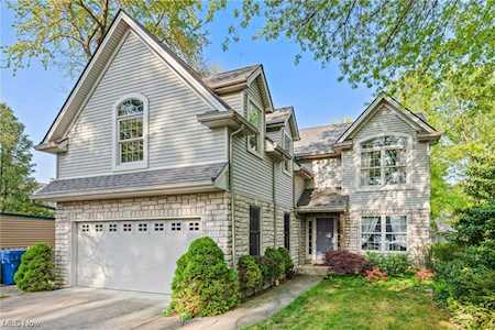 311 Kenilworth Rd Bay Village, OH 44140
