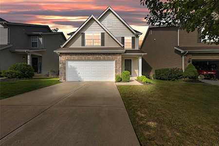 559 Parkgate Dr Lake St Louis, MO 63367