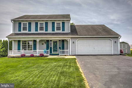328 Dogwood Ln New Holland, PA 17557