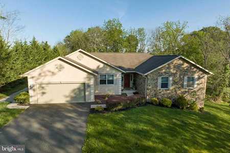 2975 Burton Dr Gilbertsville, PA 19525
