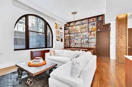 150 Nassau St #2A New York, NY 10038