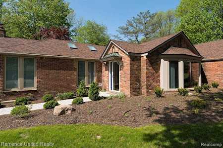 28451 S Harwich Dr Farmington Hills, MI 48334