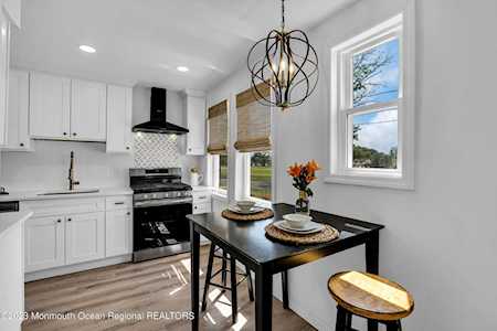 105 Belshaw Ave Shrewsbury Twp, NJ 07724