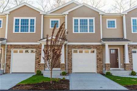 25 Franklin Rd #5 East Greenwich, RI 02818