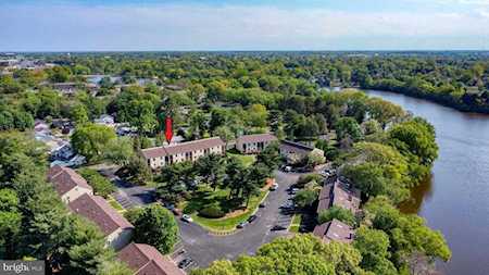 6 Chatham Ct Dover, DE 19901