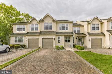 43 Heron Pointe Ct Marlton, NJ 08053