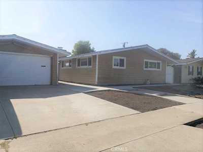 2569 Oxford Ln Costa Mesa, CA 92626