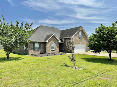 1008 Stratus Dr Murfreesboro, TN 37127