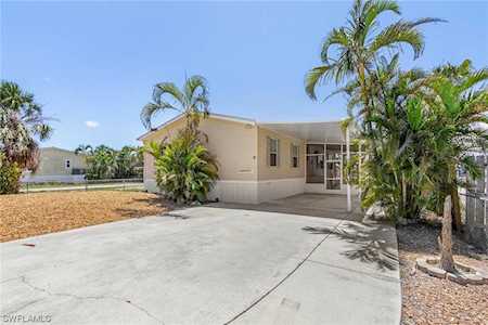 2743 Patterson Ct St. James City, FL 33956