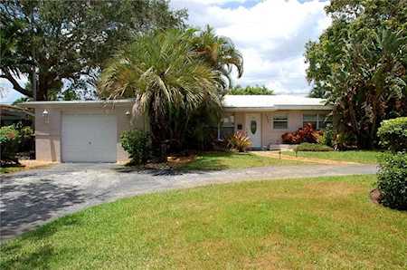 1941 NE 27th Ct Lighthouse Point, FL 33064