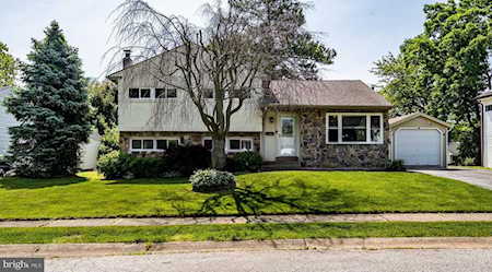 16 E Dickens Rd Claymont, DE 19703