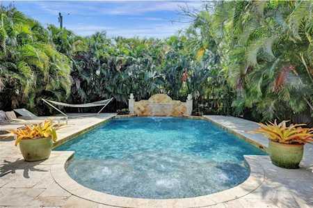 12 NE 26th St Wilton Manors, FL 33305