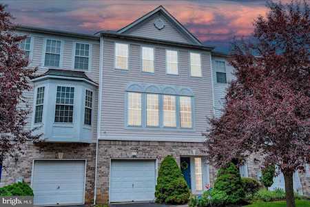 526 E Boxborough Dr Wilmington, DE 19810