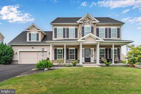 12 Oyster Bay Dr Mechanicsburg, PA 17050