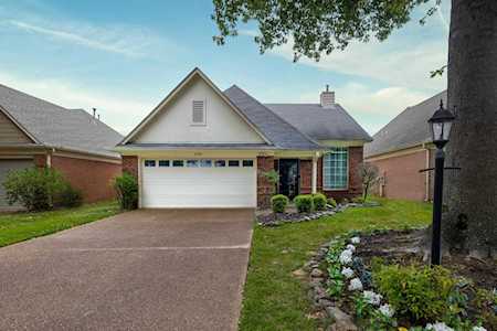 2325 Oak Springs Dr Memphis, TN 38016