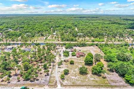 221 SE 10th St Naples, FL 34117