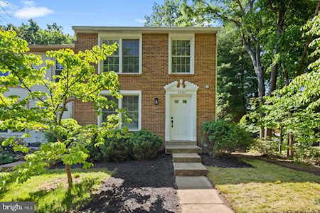 5550 Caithness Ct Fairfax, VA 22032