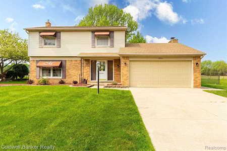 36652 Gardner St Livonia, MI 48152