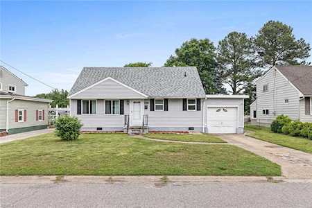 1241 River Oaks Dr Norfolk, VA 23502