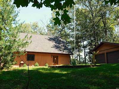 9775 S AQUA Lane Huntingburg, IN 47542