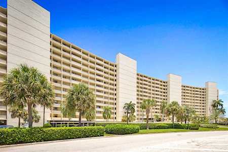 136 Lakeshore Drive #1011 North Palm Beach, FL 33408