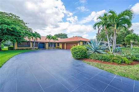 403 Glenbrook Dr Atlantis, FL 33462