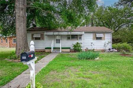 1021 Luxor Ave Virginia Beach, VA 23464