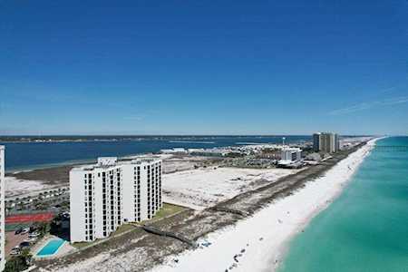 8271 Gulf Blvd #APT 602 Navarre, FL 32566